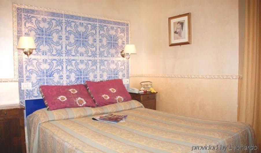 רומא Hotel Picasso חדר תמונה